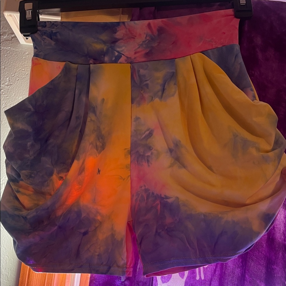 Vibrant Tie-Dye Women's yoga shorts